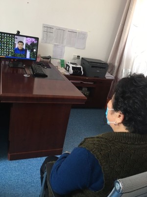 “1小時聆聽計劃”開啟“心”路！心理咨詢師和養老院老人屏對屏 解開心結